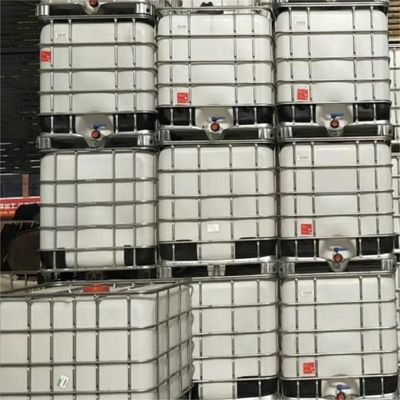 Erdgasbrunnen Schaum Abfluss Gasproduktion Schaumentfernung Milch Weiß fließende Flüssigkeit